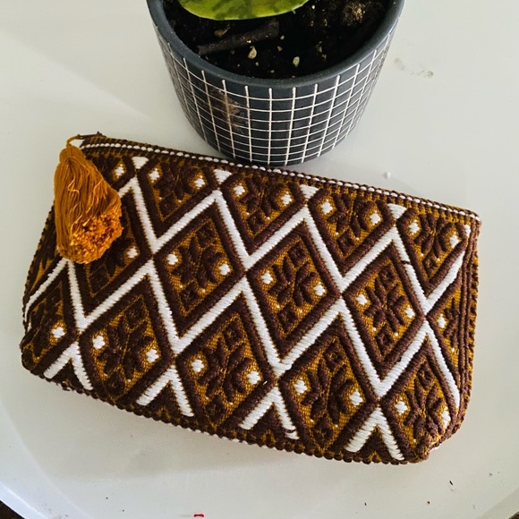 Cosmetic bag - Picture 1 of 3